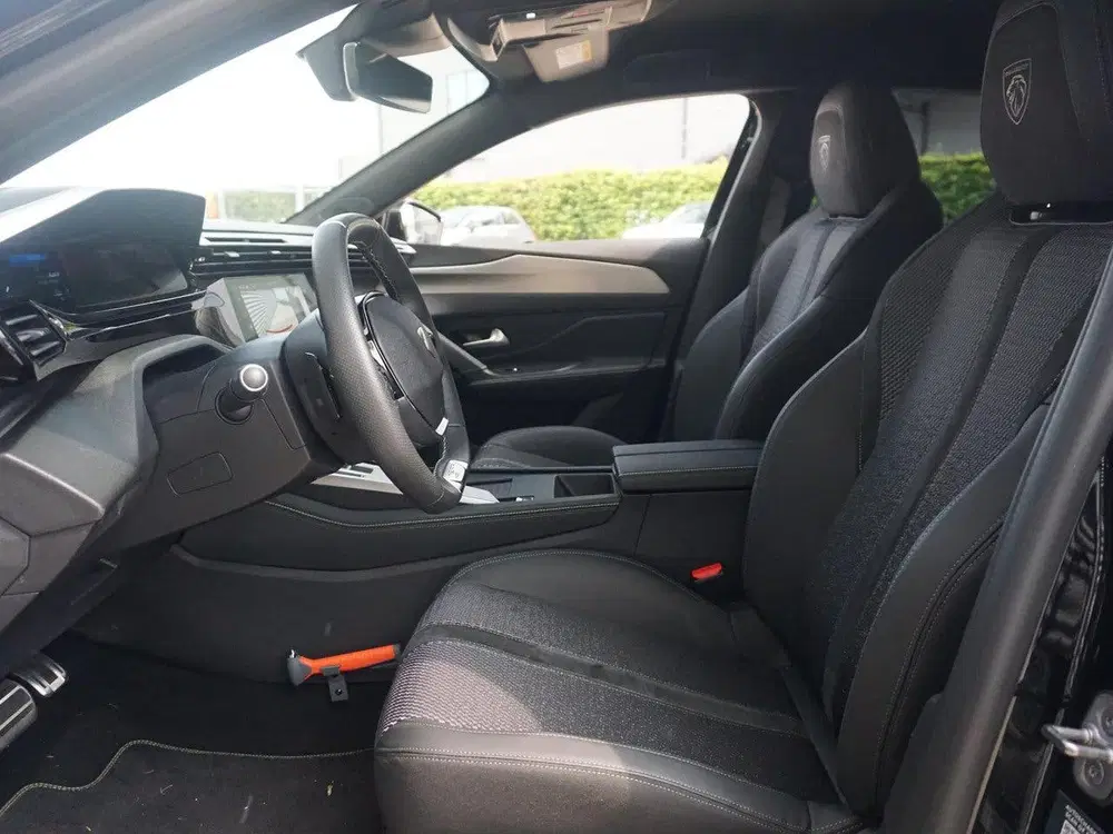 Peugeot 308 SW 1.6 Plug-in Hybrid 225 GT (bj 2024) uit 2024, foto 12
