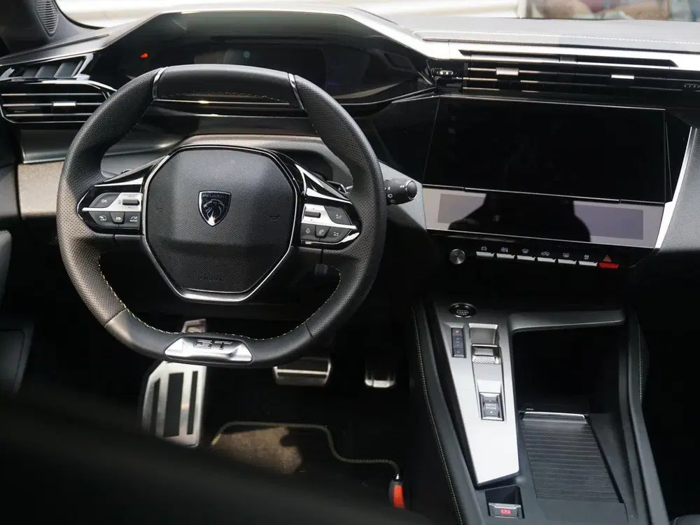 Peugeot 308 SW 1.6 Plug-in Hybrid 225 GT (bj 2024) uit 2024, foto 13