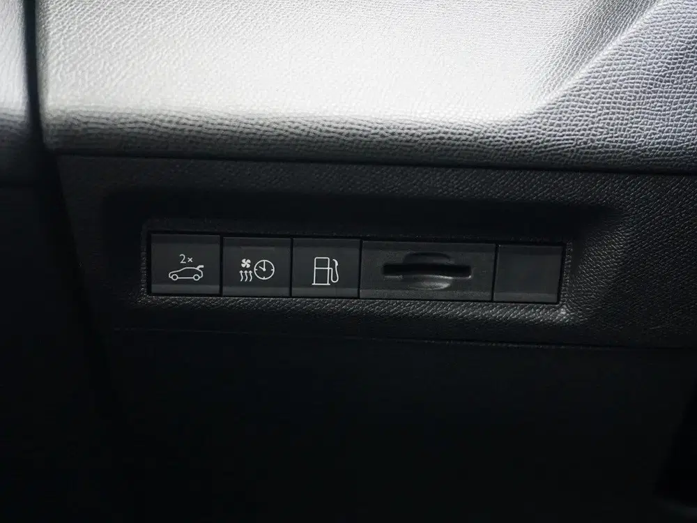 Peugeot 308 SW 1.6 Plug-in Hybrid 225 GT (bj 2024) uit 2024, foto 15