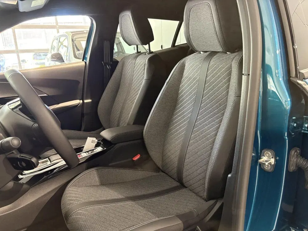 Peugeot 2008 1.2 Hybrid 145 Allure (bj 2026 uit 2026, foto 5