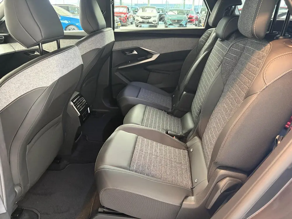 Peugeot 5008 1.6 Plug-in Hybrid 195 Allure 7p uit 2026, foto 10