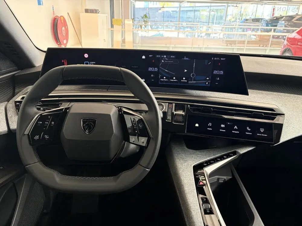 Peugeot 5008 1.6 Plug-in Hybrid 195 Allure 7p uit 2026, foto 5