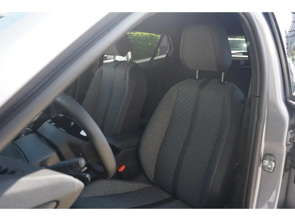 Peugeot 2008 1.2 PureTech 100 Allure 180 Camera uit 2024, foto 10