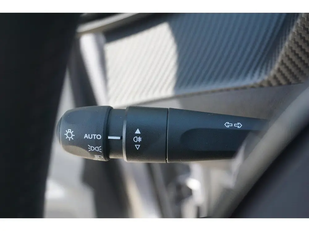 Peugeot 2008 1.2 PureTech 100 Allure 180 Camera uit 2024, foto 6