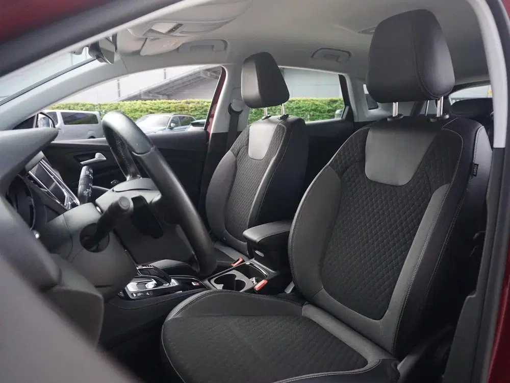 Opel Grandland X 1.6 Turbo Hybrid Business Edition uit 2021, foto 10