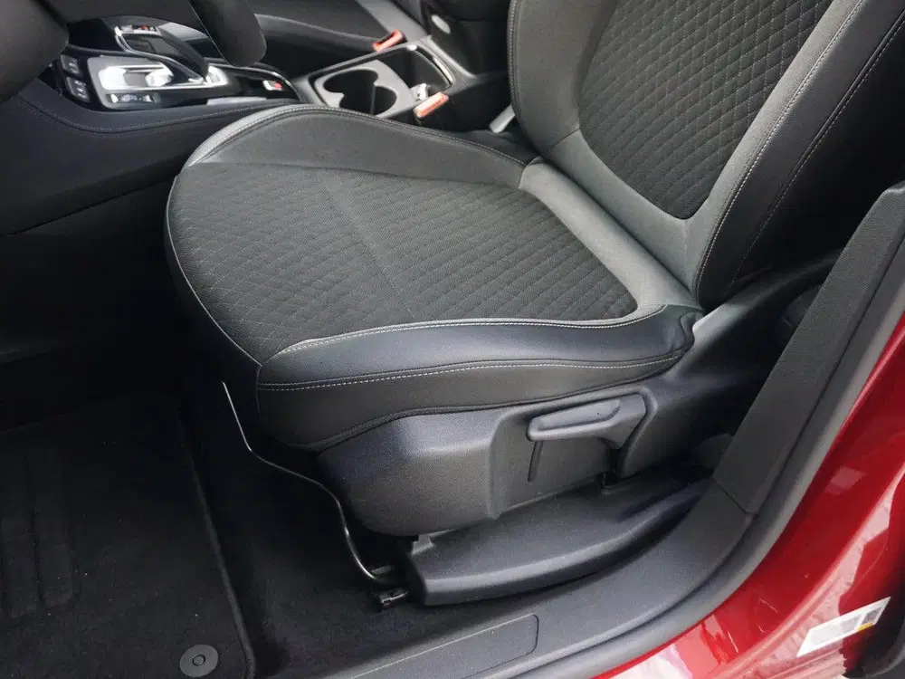 Opel Grandland X 1.6 Turbo Hybrid Business Edition uit 2021, foto 9
