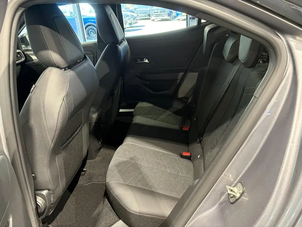 Opel Mokka 1.2 Turbo Hybrid GS Zwart dak (bj 2026) uit 2026, foto 10
