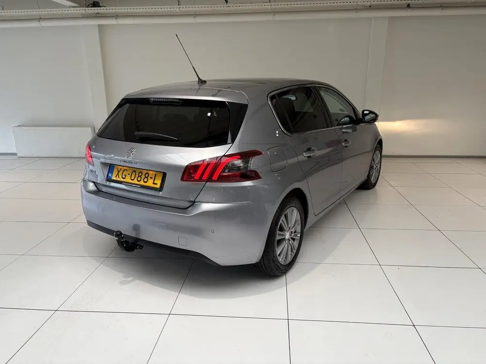 Peugeot 308 1.2 PureTech Allure | 130pk | Panoramadak | Trek uit 2019, foto 2