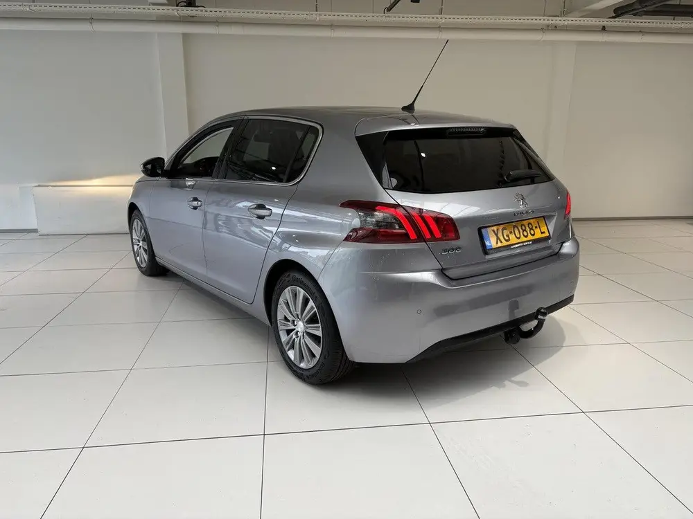 Peugeot 308 1.2 PureTech Allure | 130pk | Panoramadak | Trek uit 2019, foto 3
