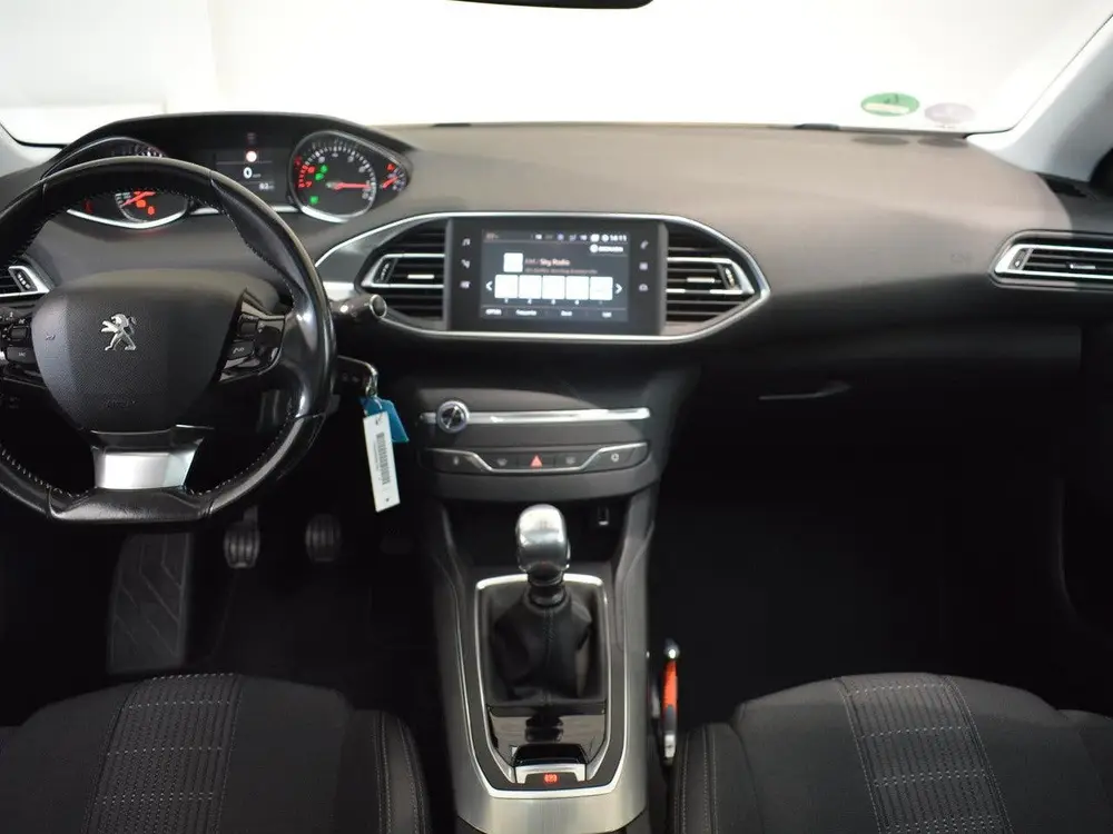 Peugeot 308 1.2 PureTech Allure | 130pk | Panoramadak | Trek uit 2019, foto 4