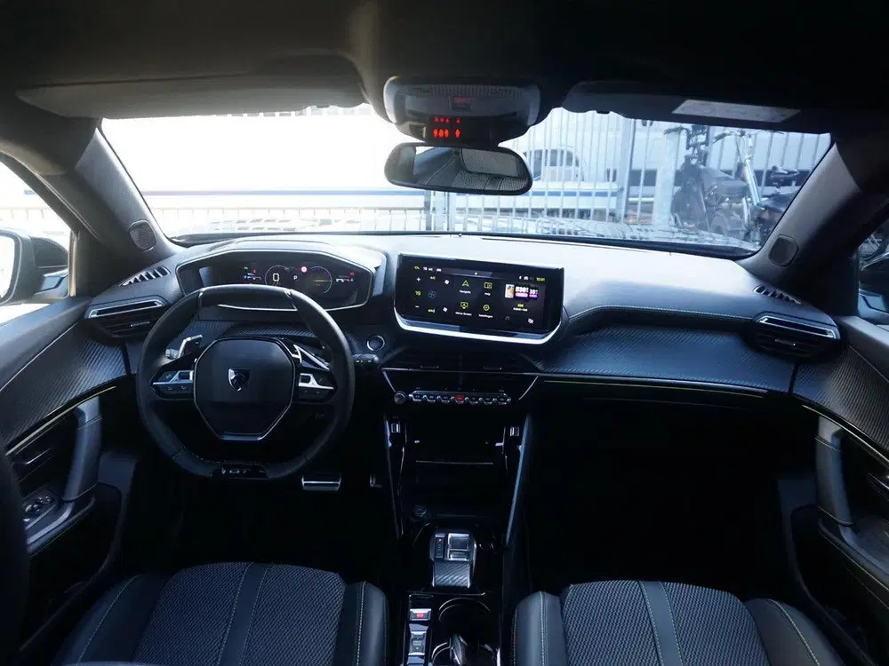 Peugeot 2008 1.2 Hybrid 145 GT 360 Camera (bj 2025) uit 2025, foto 13