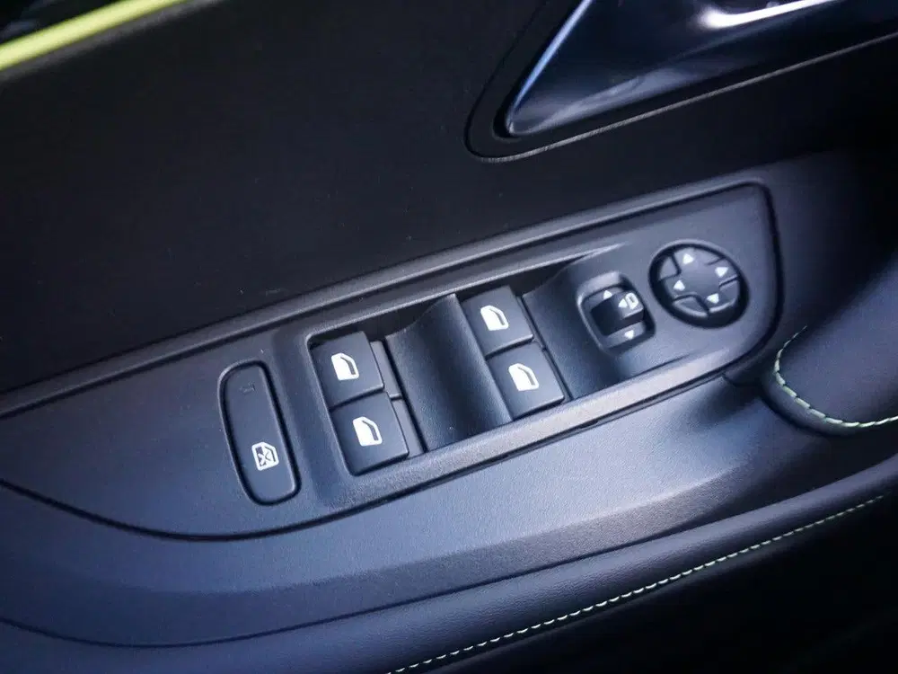 Peugeot 2008 1.2 Hybrid 145 GT 360 Camera (bj 2025) uit 2025, foto 14