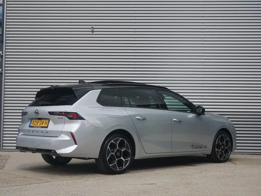 Opel Astra Sports Tourer 1.6 Turbo Plug In Hybrid Ult uit 2026, foto 2