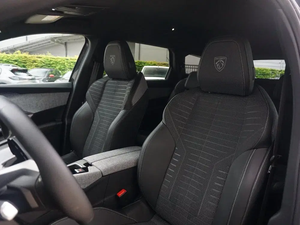 Peugeot 5008 1.2 Hybrid 145 GT 7p 360 Vision Camera uit 2025, foto 13
