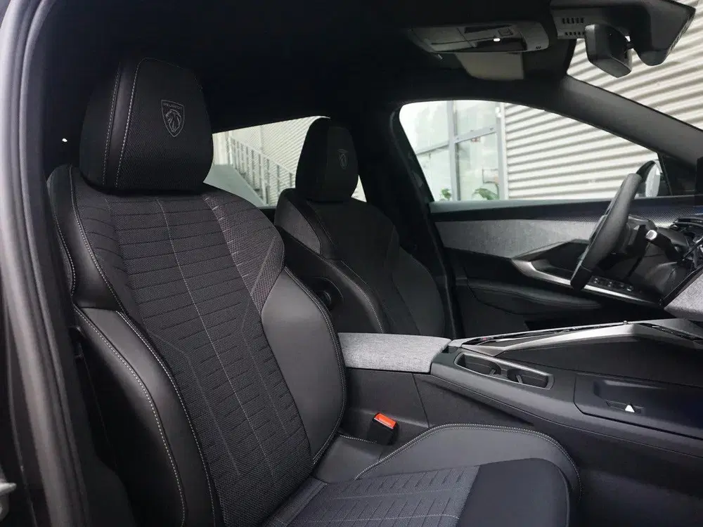 Peugeot 5008 1.2 Hybrid 145 GT 7p 360 Vision Camera uit 2025, foto 14