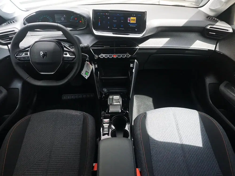Peugeot 208 1.2 Hybrid 110 e-DCS6 Business Parkeercame uit 2026, foto 10