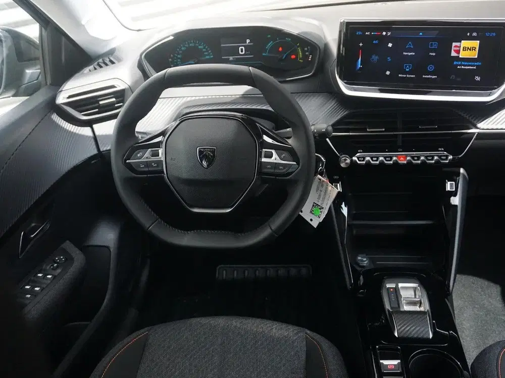 Peugeot 208 1.2 Hybrid 110 e-DCS6 Business Parkeercame uit 2026, foto 12