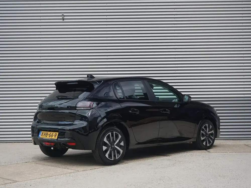 Peugeot 208 1.2 Hybrid 110 e-DCS6 Business Parkeercame uit 2026, foto 2