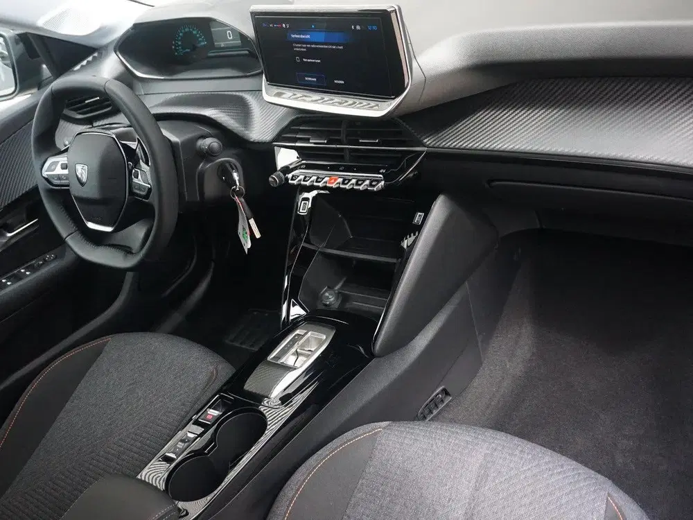 Peugeot 208 1.2 Hybrid 110 e-DCS6 Business Parkeercame uit 2026, foto 8
