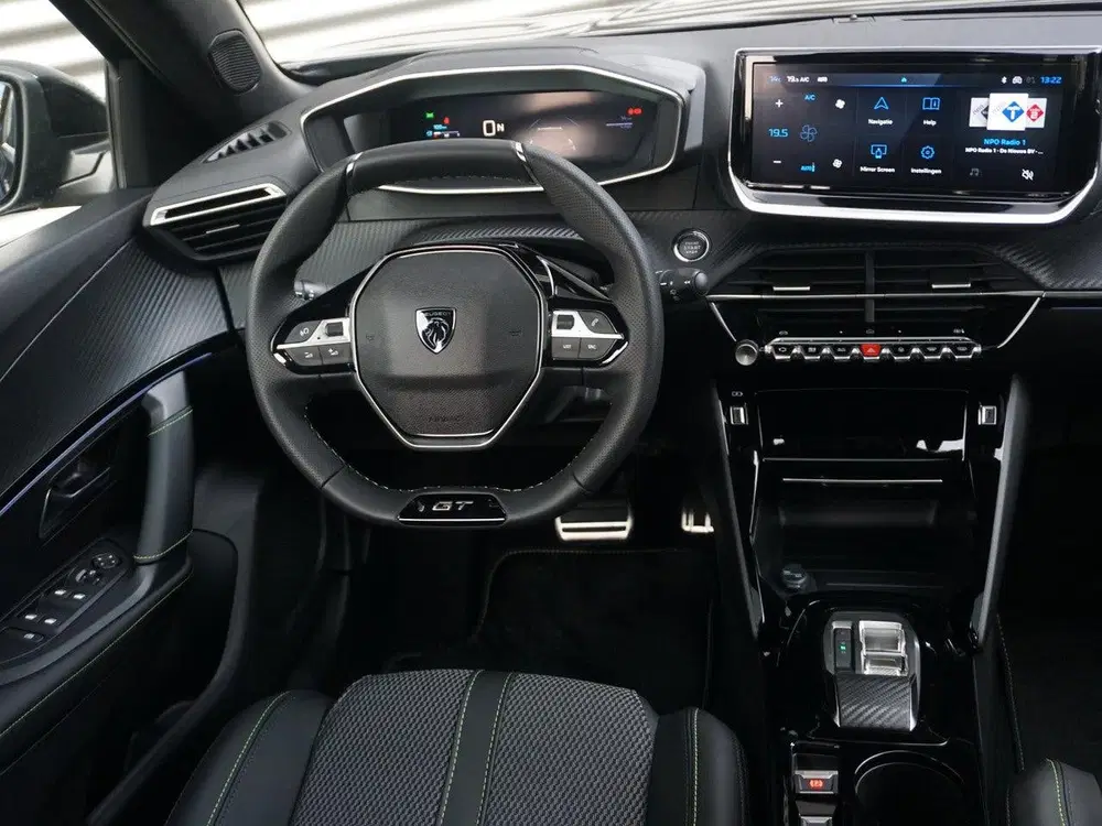 Peugeot 2008 1.2 Hybrid 145 GT uit 2025, foto 12