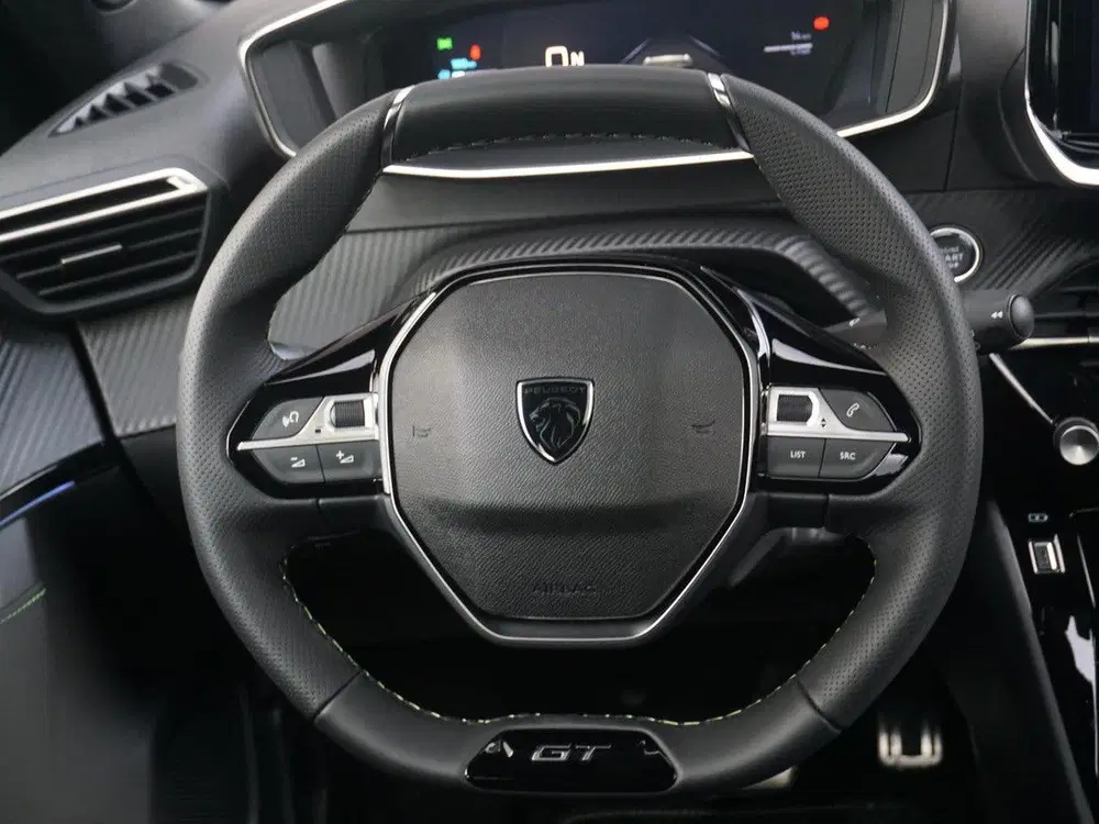 Peugeot 2008 1.2 Hybrid 145 GT uit 2025, foto 17
