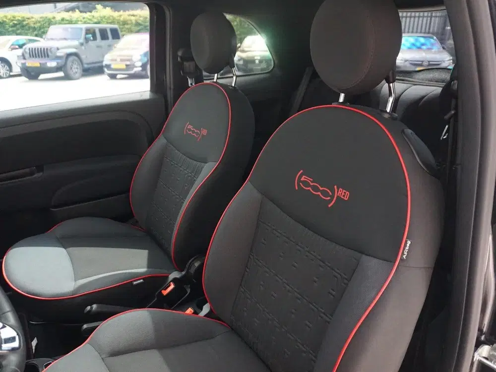 Fiat 500 1.0 Hybrid RED Panoramadak (bj 2022) uit 2022, foto 11