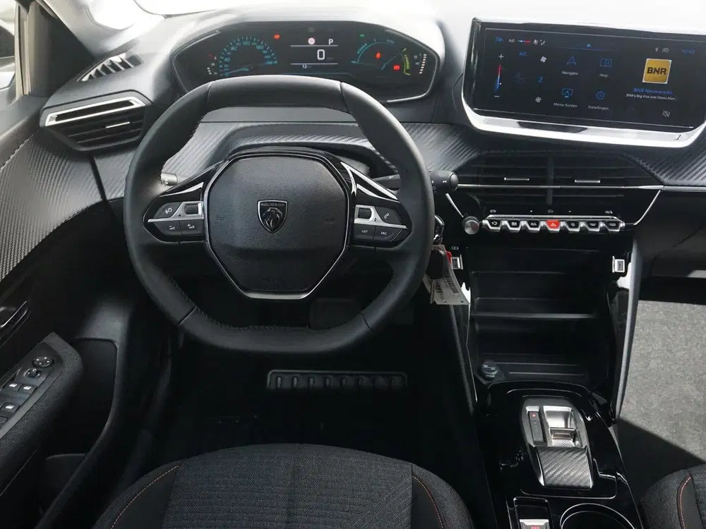 Peugeot 208 1.2 Hybrid 110 e-DCS6 Business Parkeercame uit 2026, foto 12