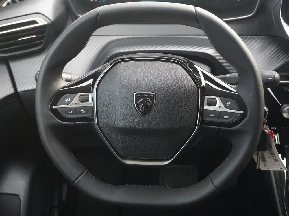 Peugeot 208 1.2 Hybrid 110 e-DCS6 Business Parkeercame uit 2026, foto 15