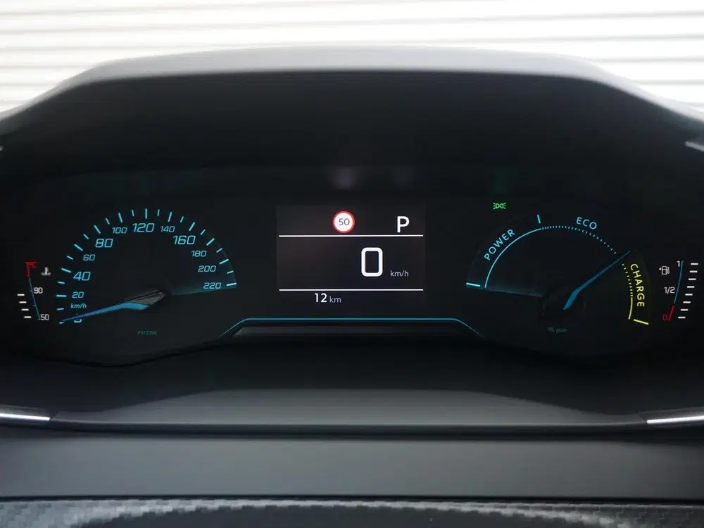 Peugeot 208 1.2 Hybrid 110 e-DCS6 Business Parkeercame uit 2026, foto 17