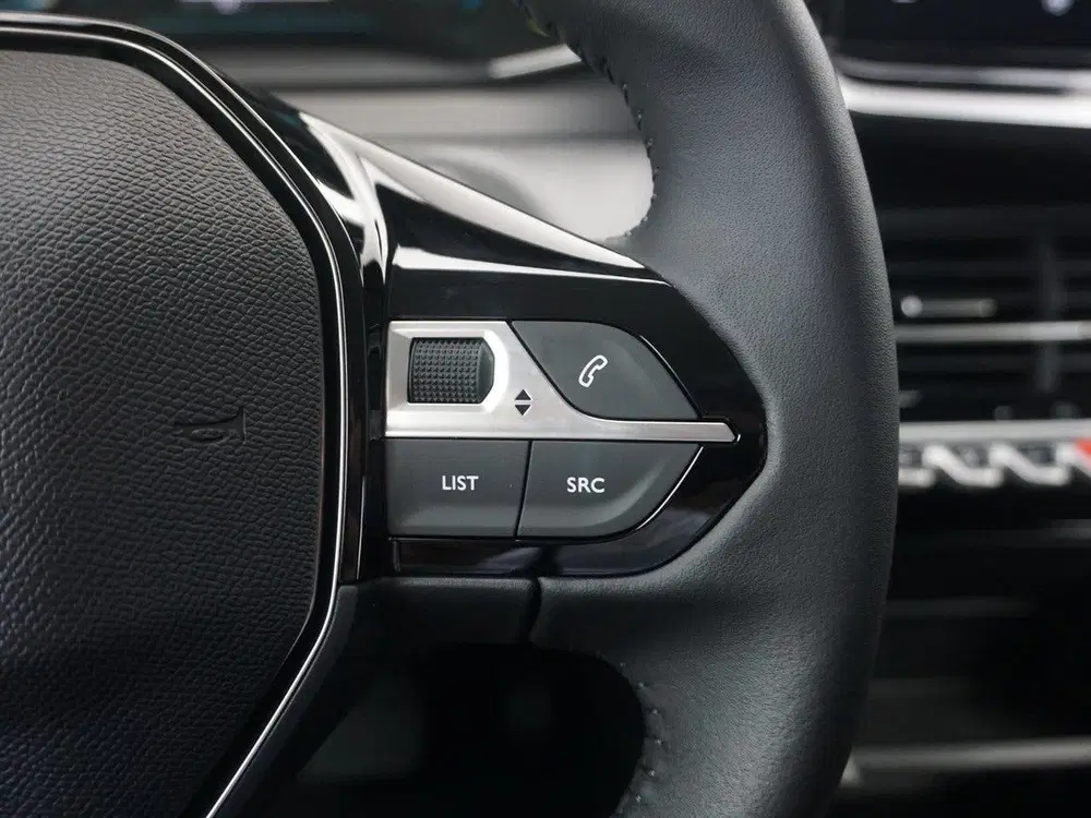 Peugeot 208 1.2 Hybrid 110 e-DCS6 Business Parkeercame uit 2026, foto 18
