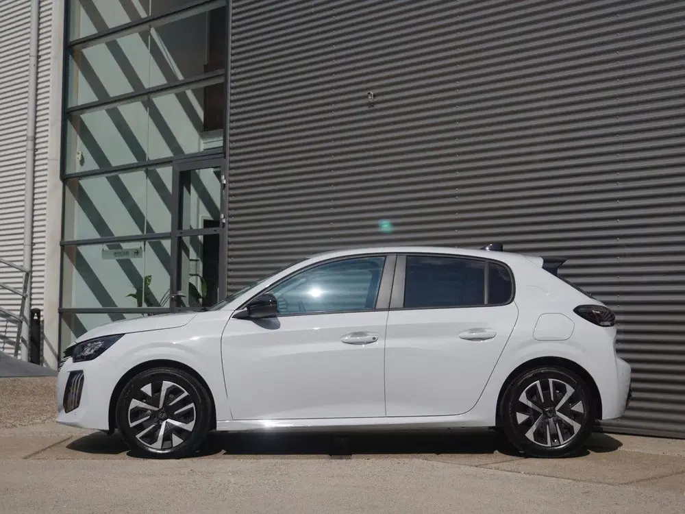 Peugeot 208 1.2 Hybrid 110 e-DCS6 Business Parkeercame uit 2026, foto 5