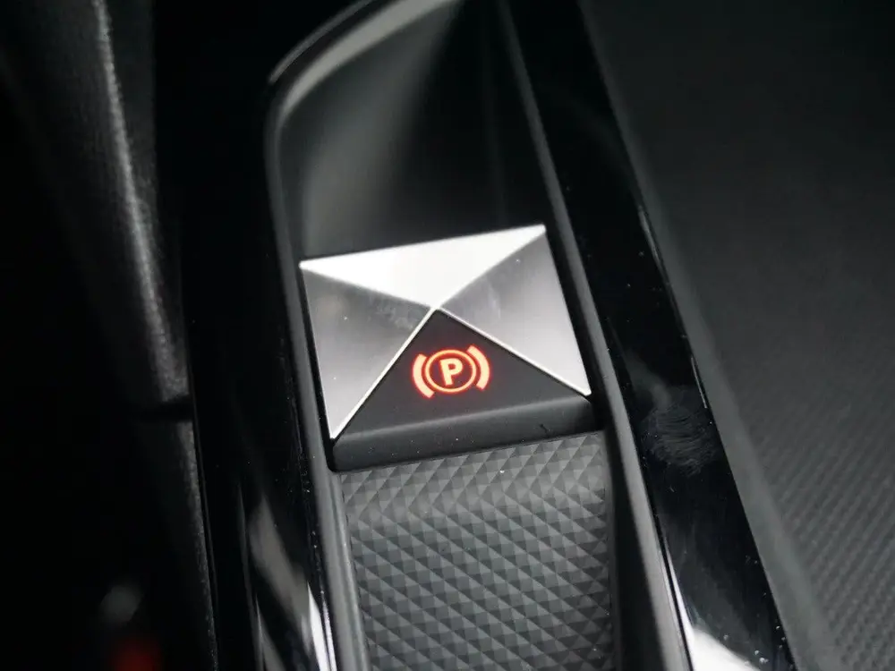 DS Automobiles 3 DS DS 3 Crossback 1.2 TURBO 130 Performance Line Parkeerhulp uit 2020, foto 17
