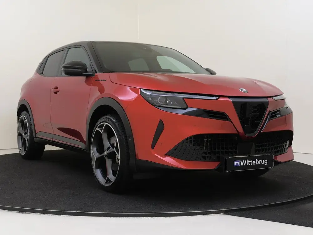 Alfa Romeo Junior 1.2 Turbo Hybrid Ibrida Speciale YP uit 2025, foto 3