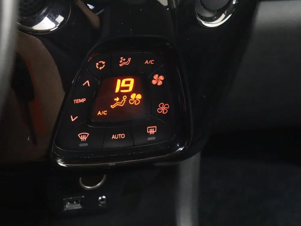Peugeot 108 1.0 e-VTi Allure YP (bj 2021) uit 2021, foto 19