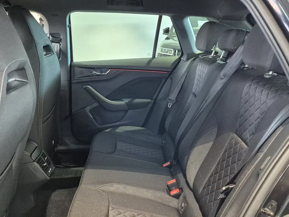 Skoda Kamiq 1.0 TSI Sport Business uit 2023, foto 17