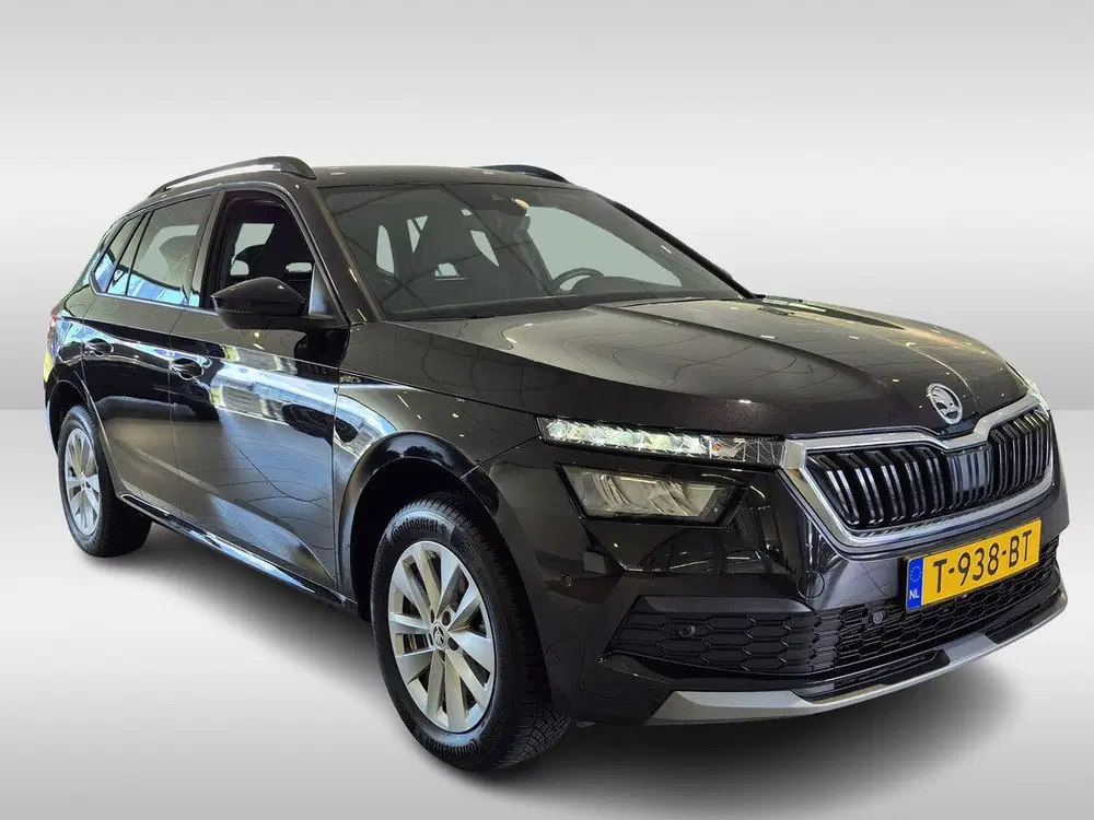 Skoda Kamiq 1.0 TSI Sport Business uit 2023, foto 2