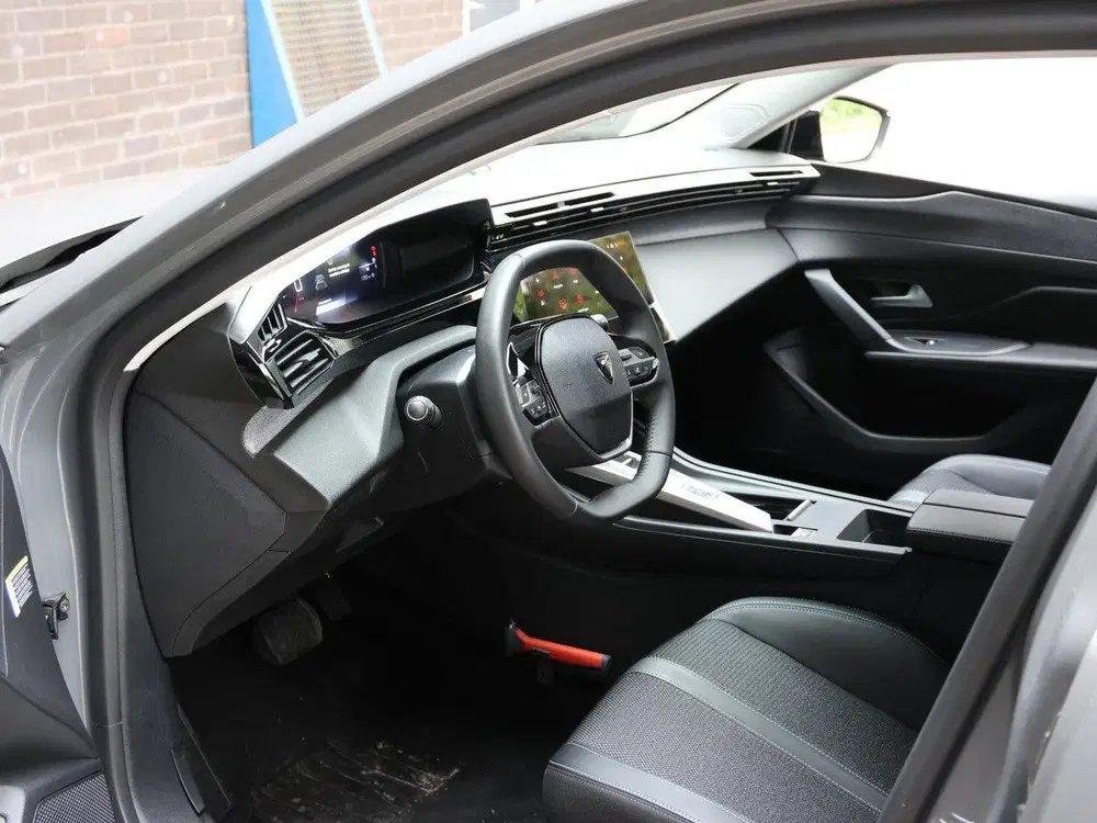 Peugeot 408 Allure 145pk Hybrid uit 2025, foto 11