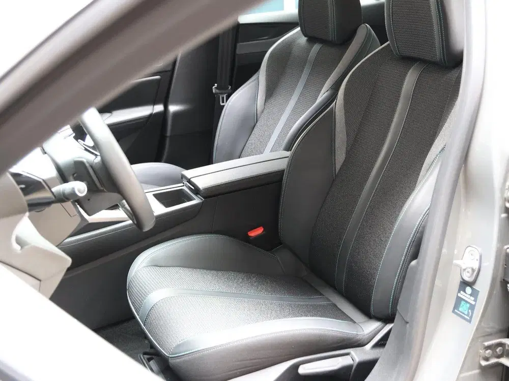 Peugeot 408 Allure 145pk Hybrid uit 2025, foto 12