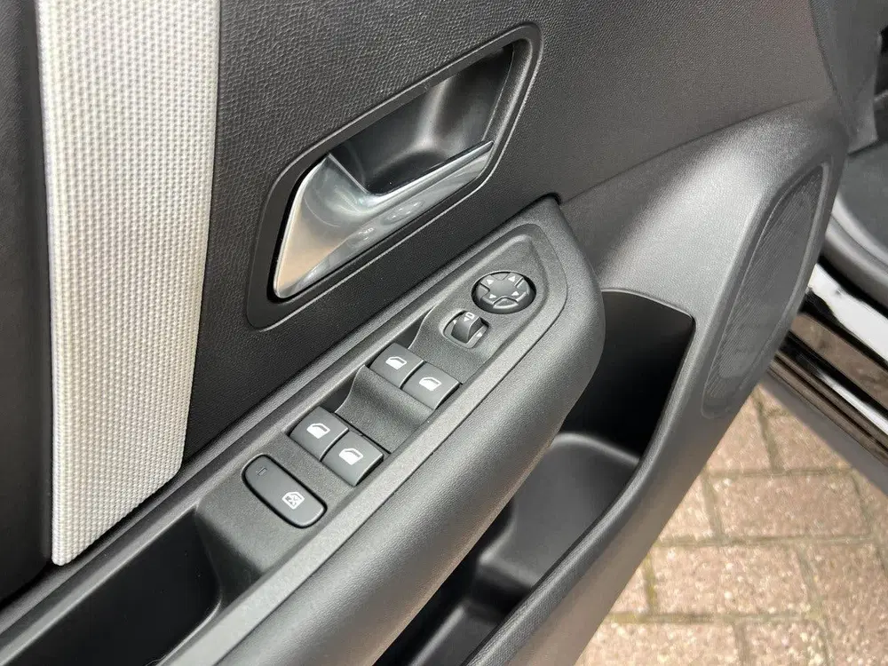 Citroën C4 1.2 Hybrid 145 Max Automaat uit 2025, foto 14