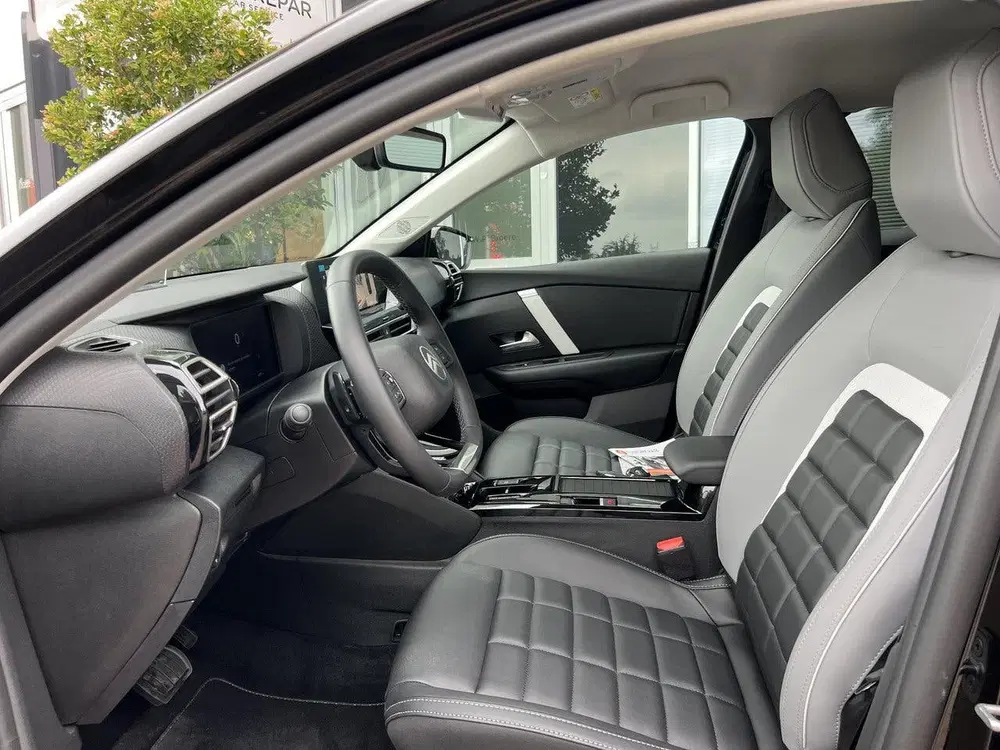 Citroën C4 1.2 Hybrid 145 Max Automaat uit 2025, foto 6