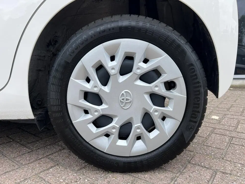 Toyota Aygo 1.0 VVT-i 72 pk x-play 5 deurs uit 2021, foto 17