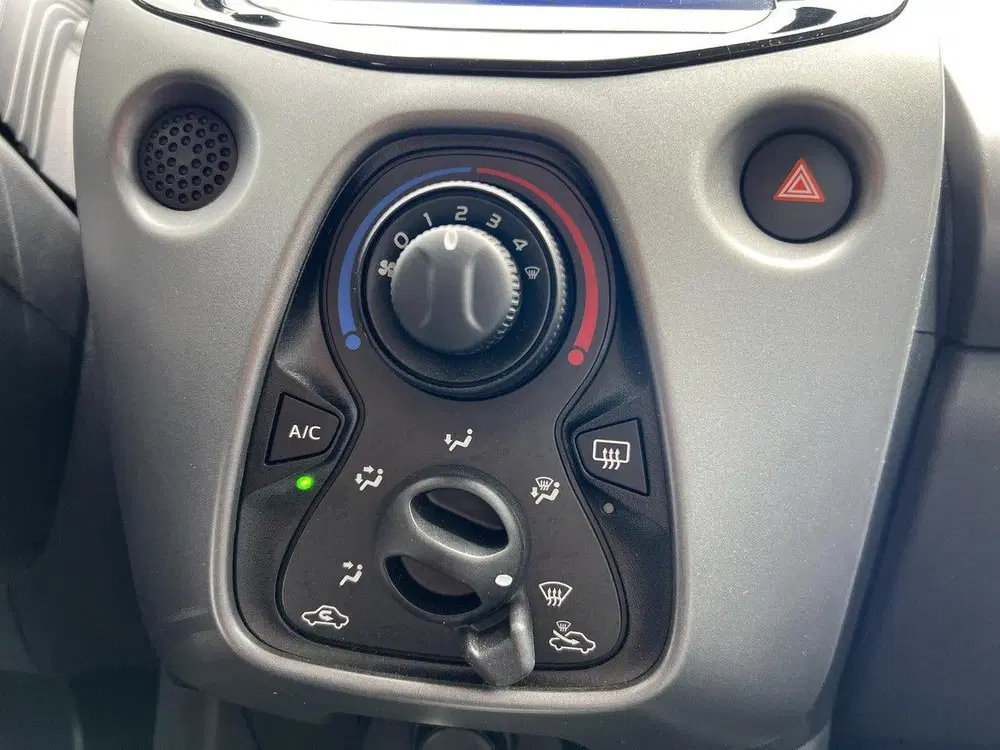 Toyota Aygo 1.0 VVT-i 72 pk x-play 5 deurs uit 2021, foto 18