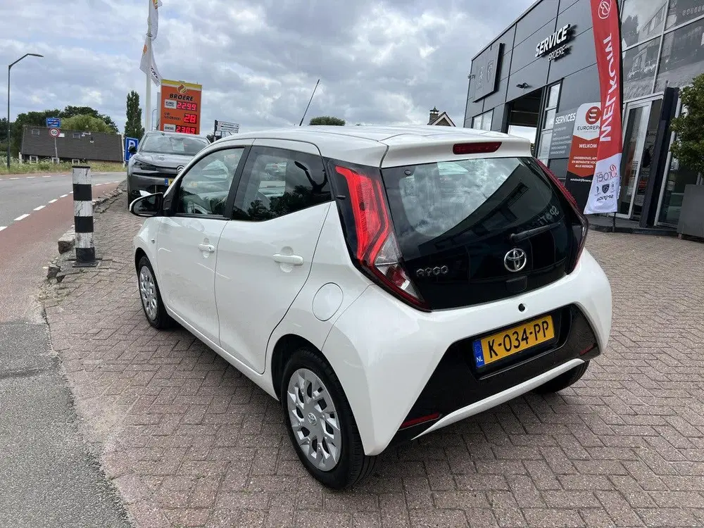 Toyota Aygo 1.0 VVT-i 72 pk x-play 5 deurs uit 2021, foto 3