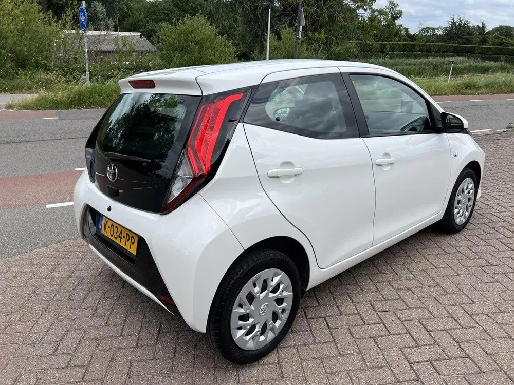 Toyota Aygo 1.0 VVT-i 72 pk x-play 5 deurs uit 2021, foto 4