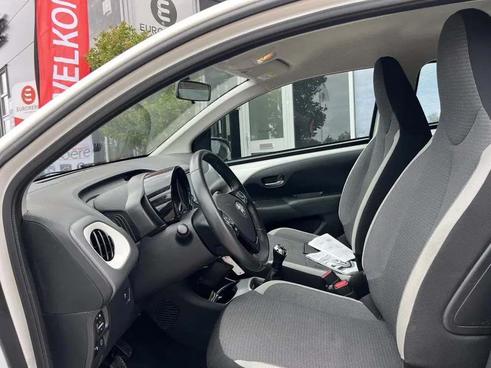 Toyota Aygo 1.0 VVT-i 72 pk x-play 5 deurs uit 2021, foto 6