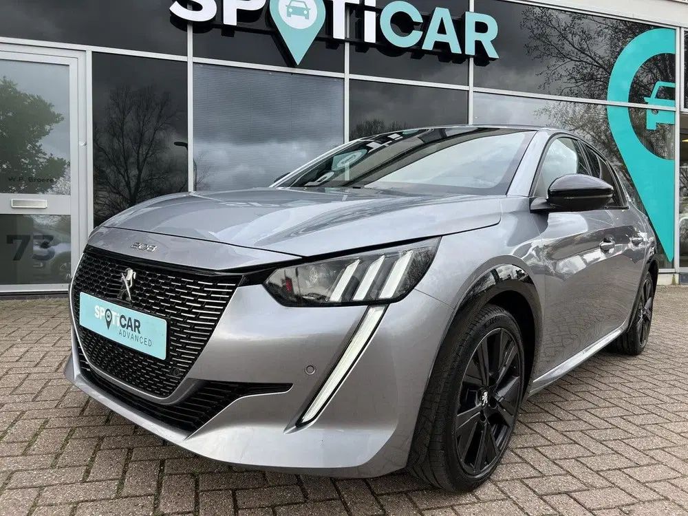 Peugeot 208 1.2 Turbo GT 100 EAT8 Automaat uit 2023, foto 13