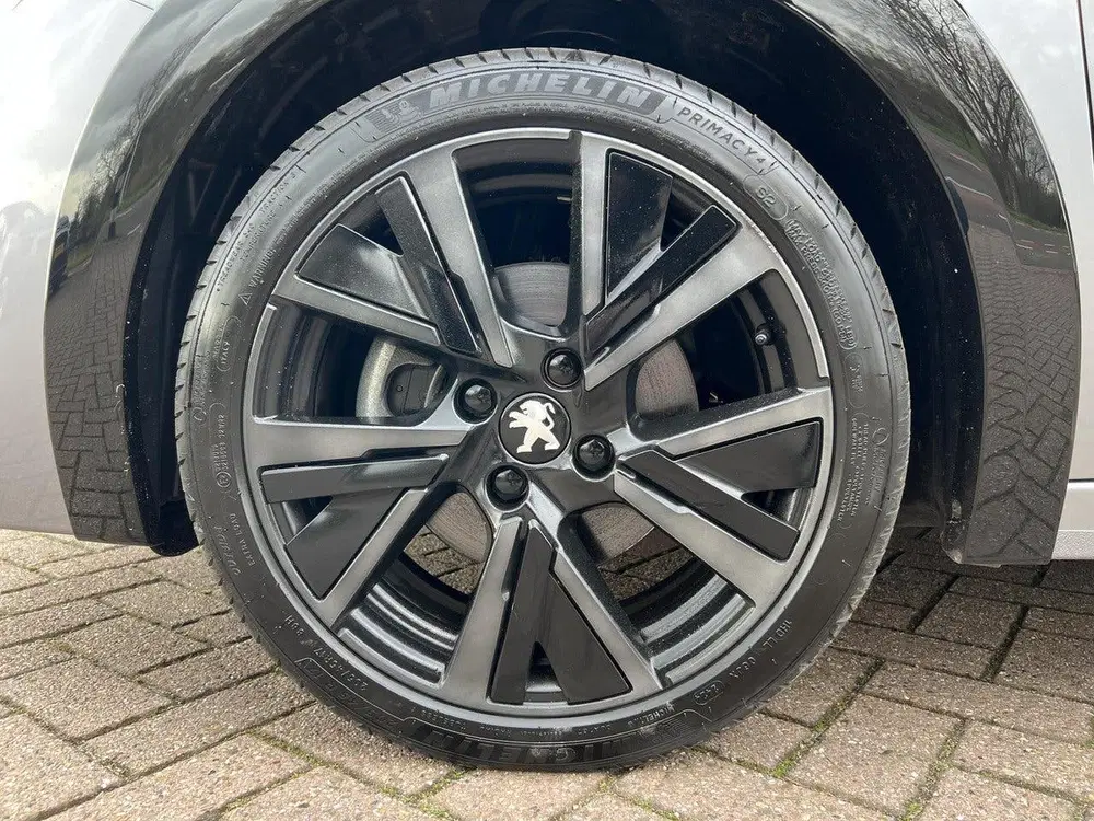 Peugeot 208 1.2 Turbo GT 100 EAT8 Automaat uit 2023, foto 17