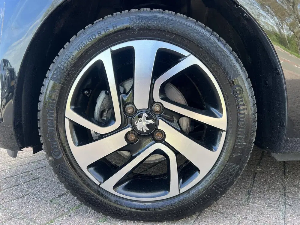 Peugeot 108 1.0 e-VTi 72 pk Allure 5 drs uit 2021, foto 16