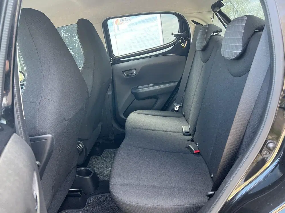 Peugeot 108 1.0 e-VTi 72 pk Allure 5 drs uit 2021, foto 7