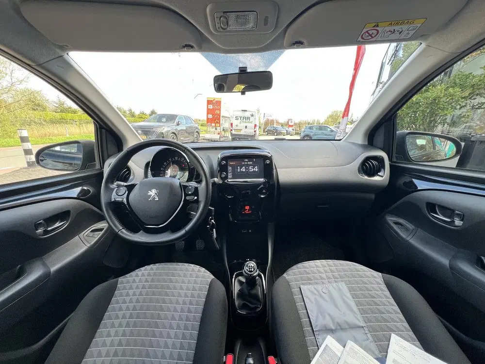 Peugeot 108 1.0 e-VTi 72 pk Allure 5 drs uit 2021, foto 8